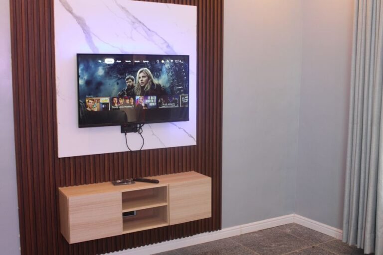 Grace Courtyards: apartment living tv