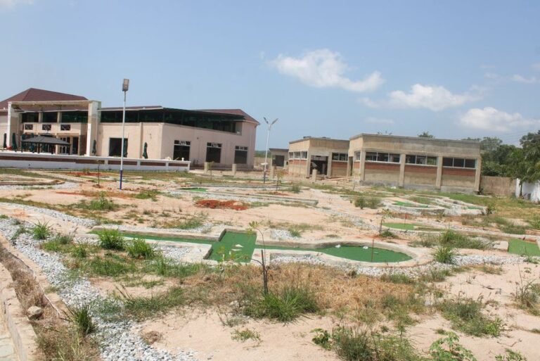 Grace Courtyards: mini golf overview