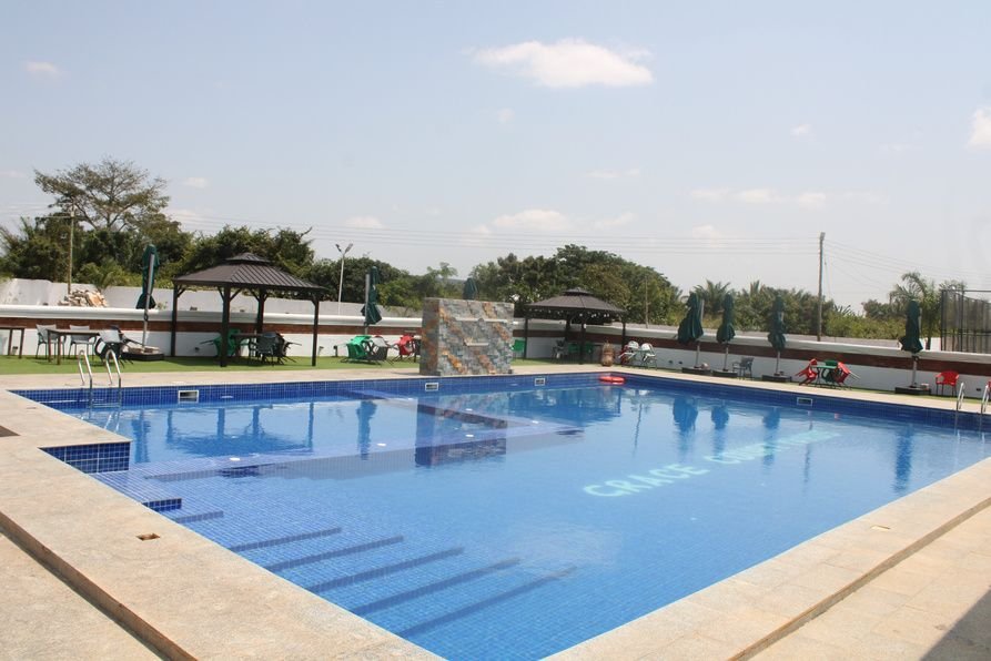 Grace Courtyards: pool wide