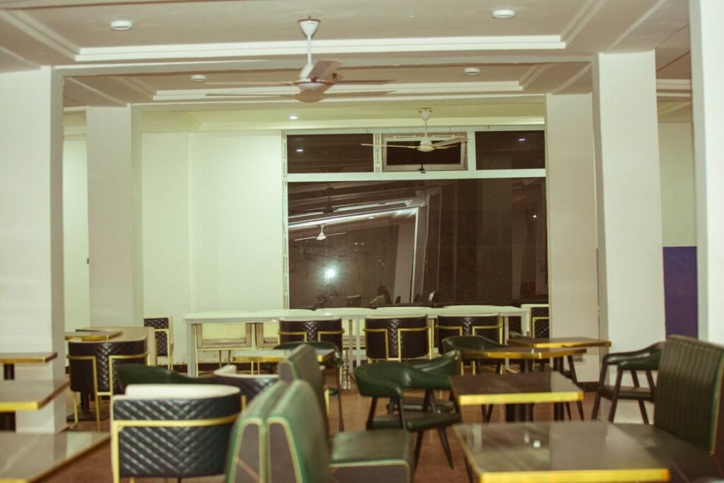 Grace Courtyards: restaurant hall
